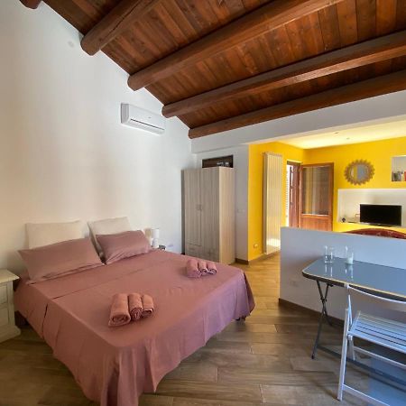 Monolocale Sant'Andrea Apartment Palermo Bagian luar foto