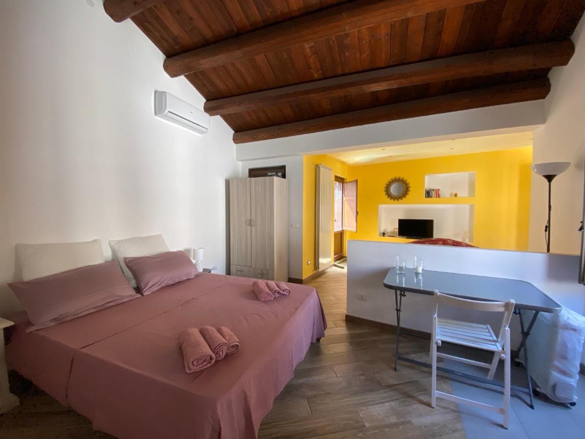Monolocale Sant'Andrea Apartment Palermo Bagian luar foto